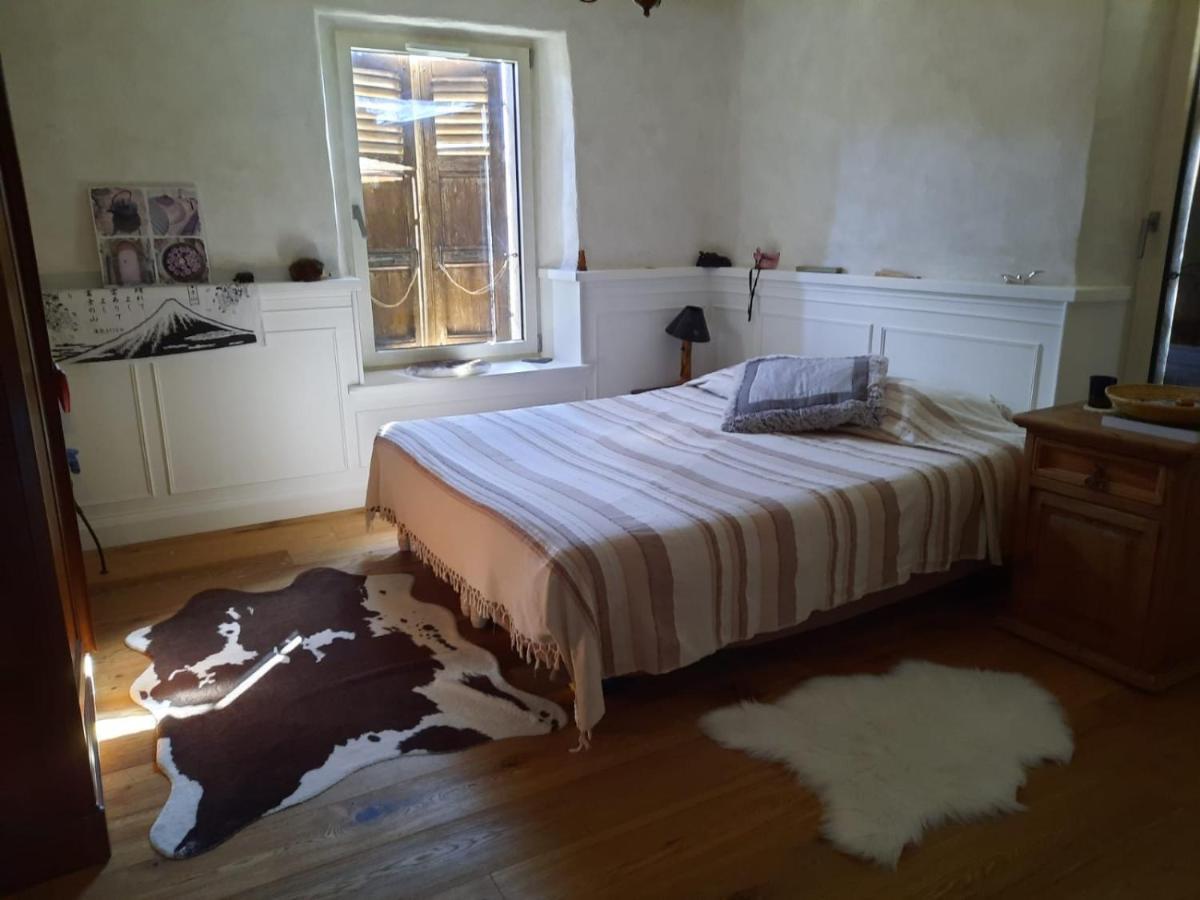 Chambre Atypique 2 Pers 200M Du Lac Сен-Жорьо Экстерьер фото